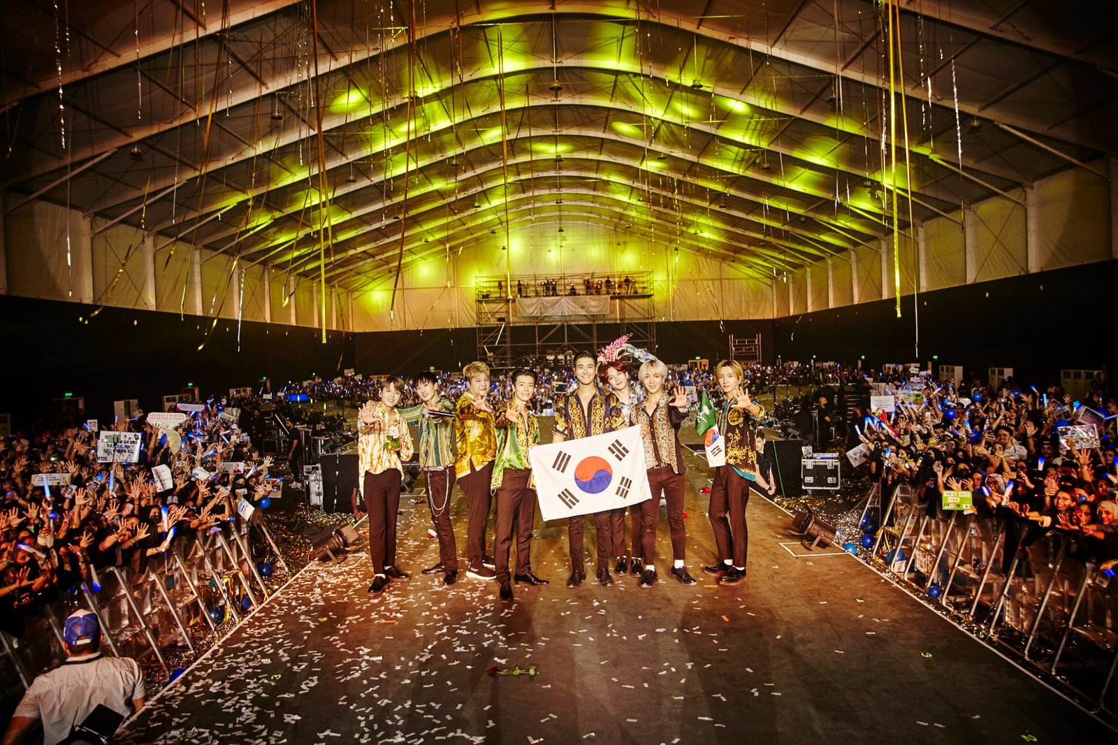 슈퍼주니어의 사우디 제다 공연 포스터 및 현장