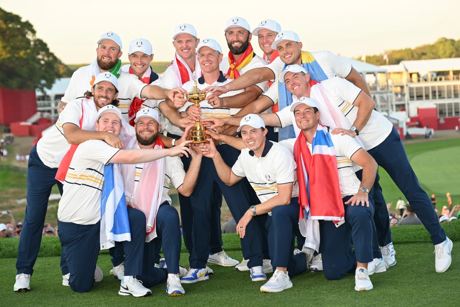 LIV 골프팀 단체 사진 — 출처: Ryder Cup