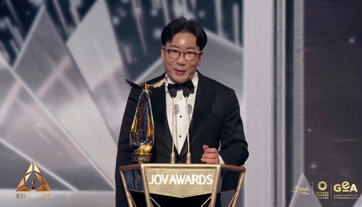2025년 조이 어워즈에서 평생공로상을 수상한 윤제균 감독 — 출처: 조이 어워즈 공식 페이스북 계정(@joyawards)