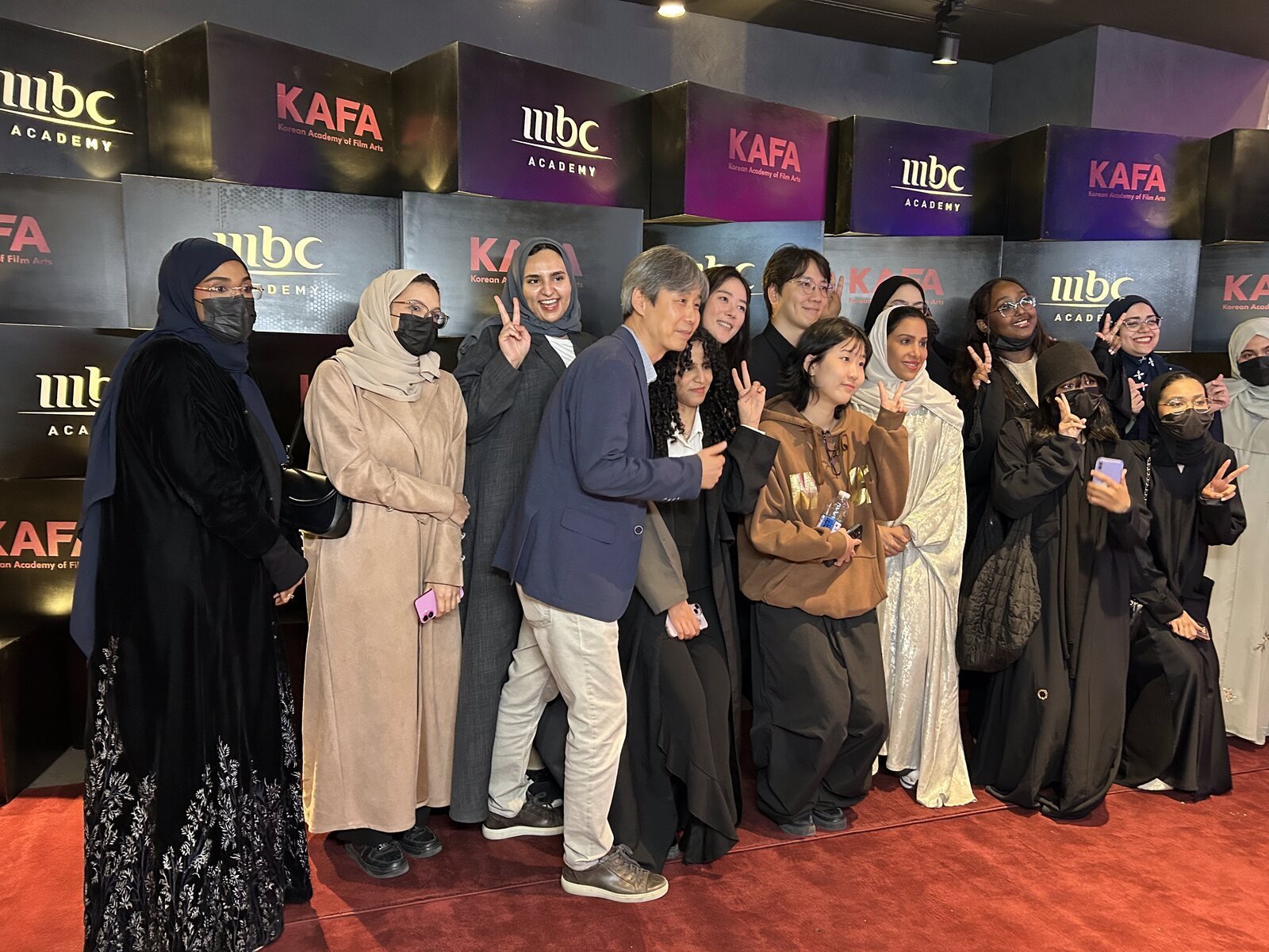 〈콘크리트 유토피아〉 Screening