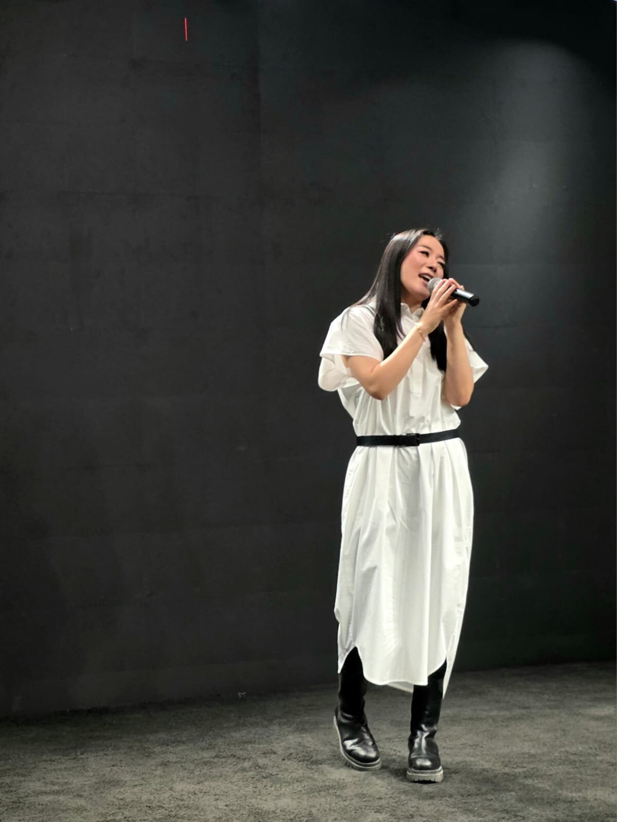 Hyojung Jung singing, expressive