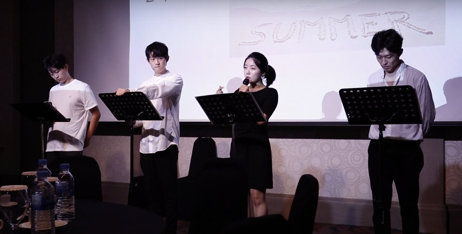 음악낭독극 〈원더〉 공연 장면 — 네 배우의 낭독, SUMMER 영상 (2019)